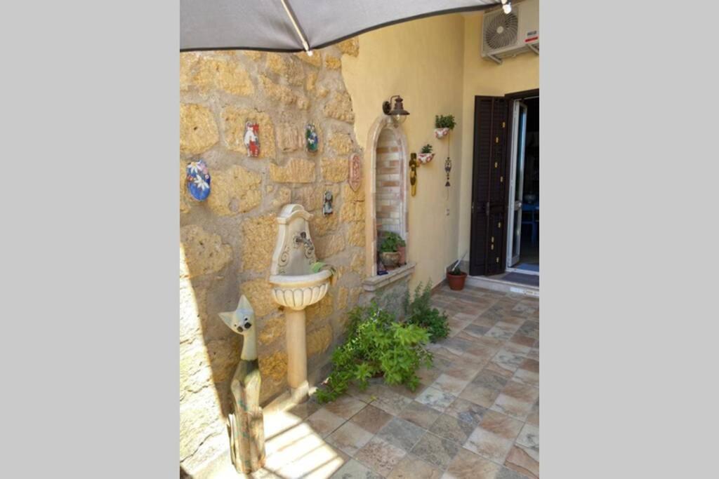 L'Elegante Dependance Del Barone Francesco Sala Agrigento Exterior foto